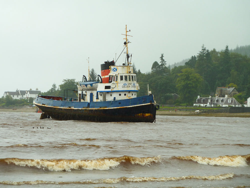 Adrift historic tug awaits rescue on Ardentinny sandbank